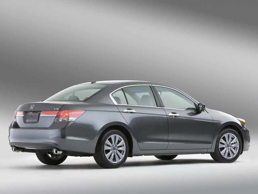  Honda Accord Sedan 2010 года  (US) (фото 7 из 10)